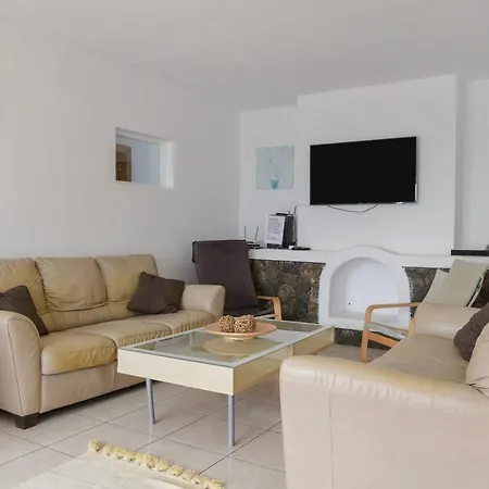 Casa Blanca Villa *